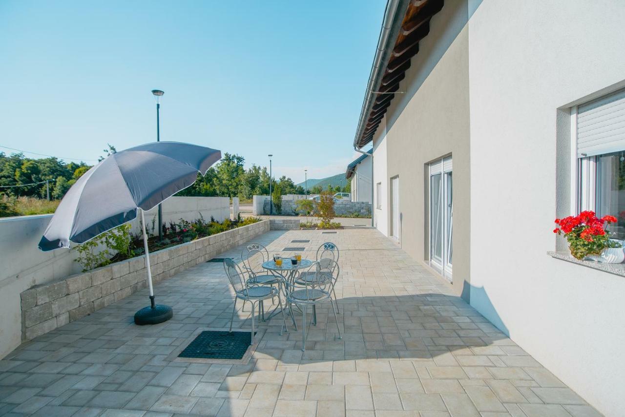 Villa Degenia Velebitica Lovinac  Exterior foto